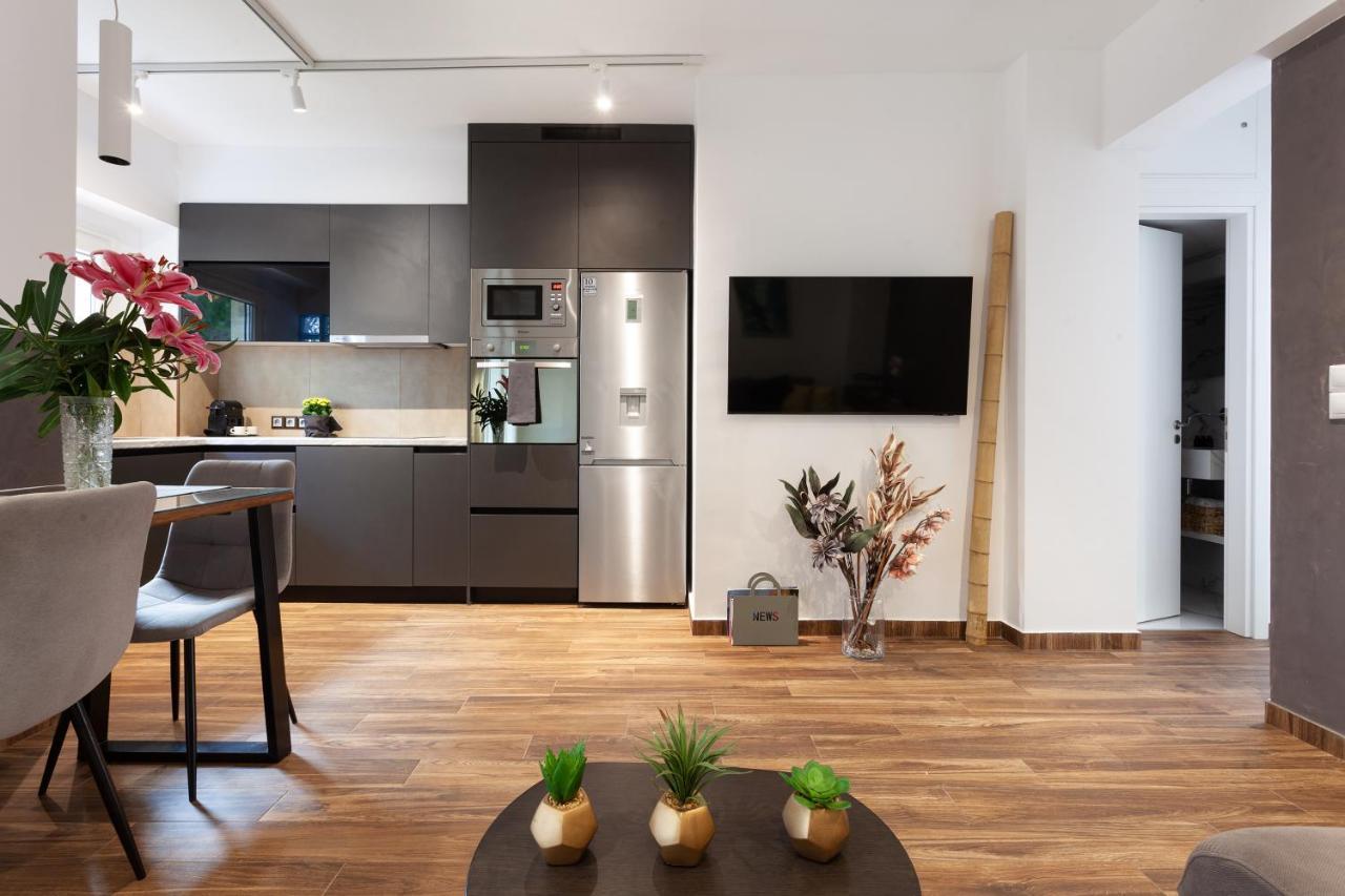 Seaside Apartment By Flisvos Marina Aten Exteriör bild