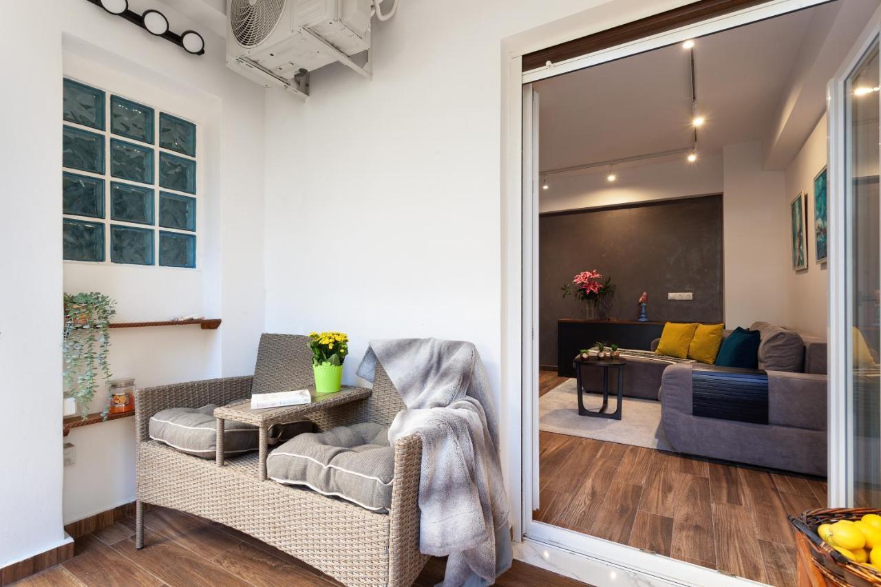 Seaside Apartment By Flisvos Marina Aten Exteriör bild